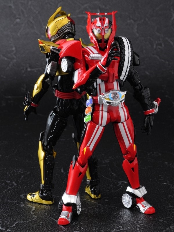 アウトレットの半額 S.H.Figuarts 仮面ライダードライブ タイプトライ