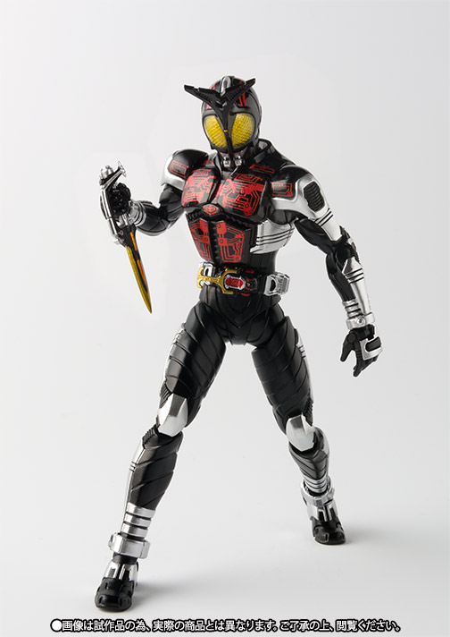 S.H.Figuarts 仮面ライダーダークカブト