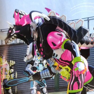 『仮面ライダーエグゼイド』が一気にレベル5にレベルアップ！「ドラゴナイトハンターZガシャット」は4人プレイも可能に！