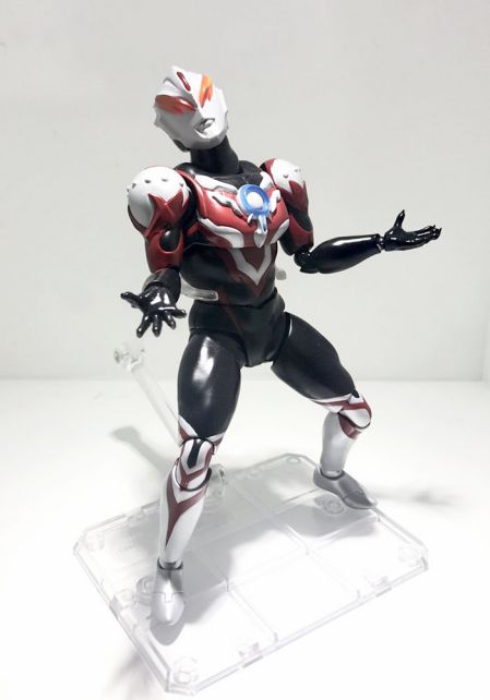 S.H.Figuarts ウルトラマンオーブ バーンマイト・ハリケーンスラッシュ・サンダーブレスター