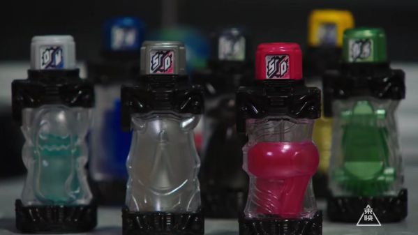 『仮面ライダービルド』スピンオフ予告動画に登場する北都＆西都のフルボトルとベストマッチ！