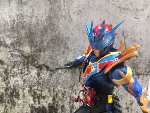 S.H.Figuarts 仮面ライダーグレートクローズ