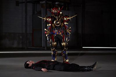 『仮面ライダービルド』46話で擬態リモコン＆エンジンブロスVSローグ！映画でTVに繋がる行動の内海もエラいことに…！