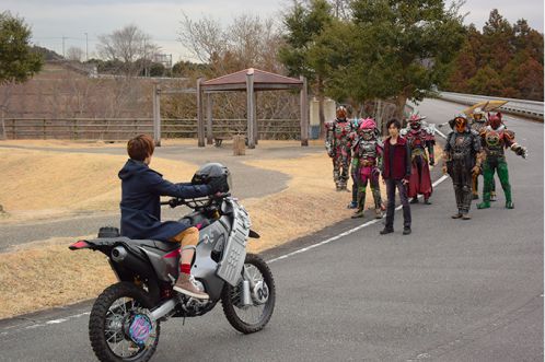 『仮面ライダージオウ』雪の中でのソウゴとゲイツ約束の戦い