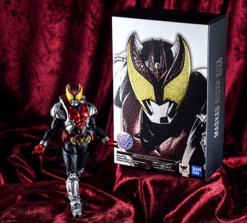 「S.H.Figuarts（真骨彫製法）仮面ライダーキバ キバフォーム」が凄すぎる！マシンキバー、玉座、ブラッディローズが発売決定！