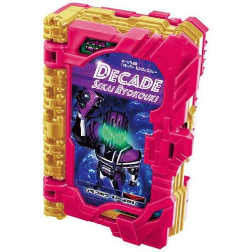 仮面ライダーセイバー「DXディケイド世界旅行記ワンダーライドブック」が10月10日発売