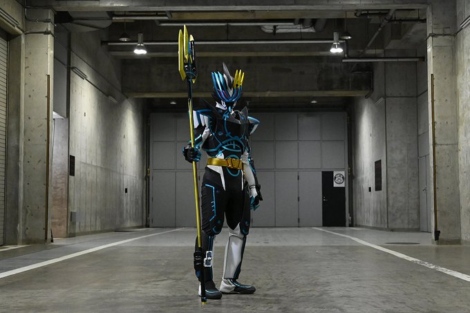 装動　仮面ライダー　デュランダル、サーベラ