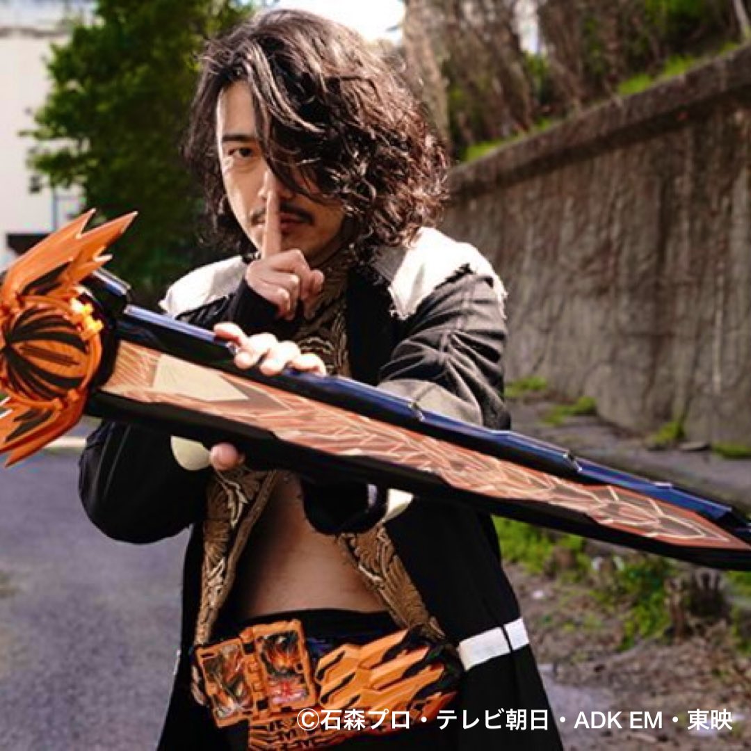 仮面ライダーセイバー バハト役の谷口賢志さんがオールアップ デザストが無銘剣虚無を手にしファルシオンに変身