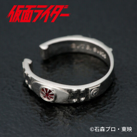 仮面ライダー1号＆仮面ライダー龍騎「２WAYイヤーカフ」が登場！左右の耳でデザインが違って見える仕様！リングにも使用OK！