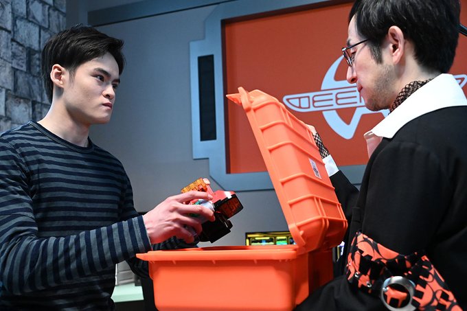 『仮面ライダーリバイス』第36話で玉置豪も仮面ライダーに変身!?