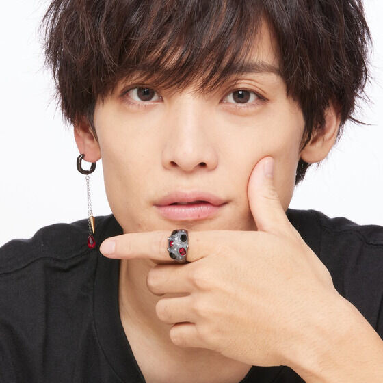 『暴太郎戦隊ドンブラザーズ』第4の脳人・ソノシ(演：廣瀬智紀さん)の劇中登場アイテム：シルバーリングとイヤリング(片耳)が受注開始
