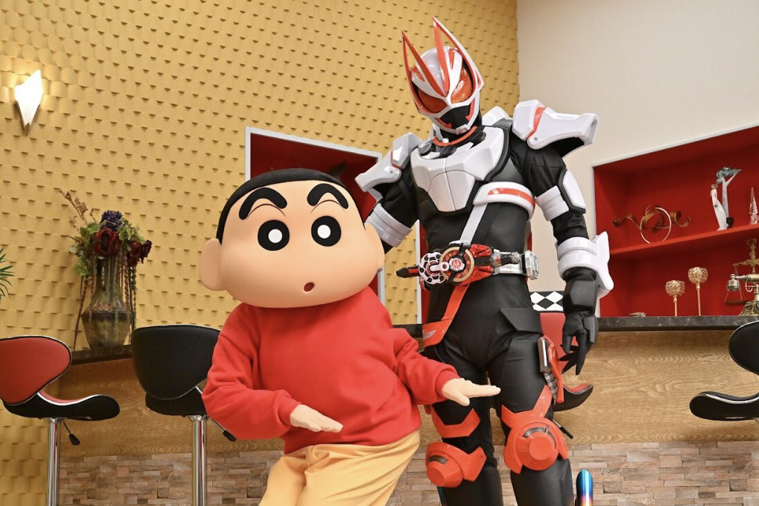 仮面ライダーギーツ と クレヨンしんちゃん のスペシャルすぎるコラボcmが12月10日16 30 と11日9 00 オンエア