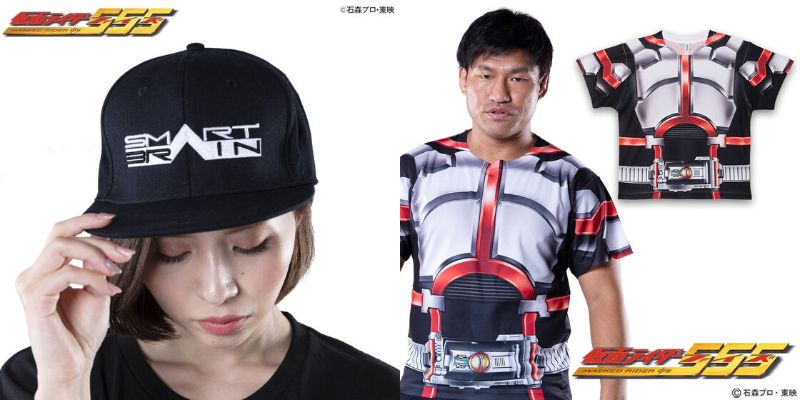 『仮面ライダー555』20周年記念！「SMART BRAIN キャップ」「なりきりTシャツ ファイズ柄」
