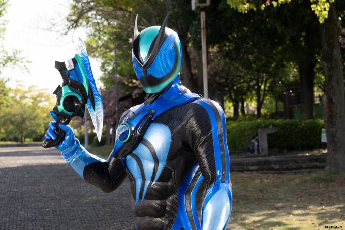 『仮面ライダーゼッツ』が 映画『仮面ライダーガヴ』に登場！テクノロムストリームにフォームチェンジ！